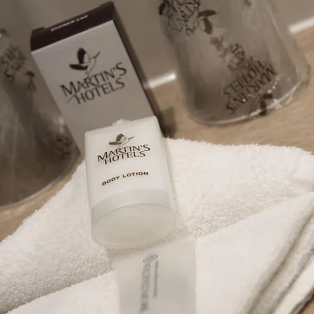 Martin's 3*